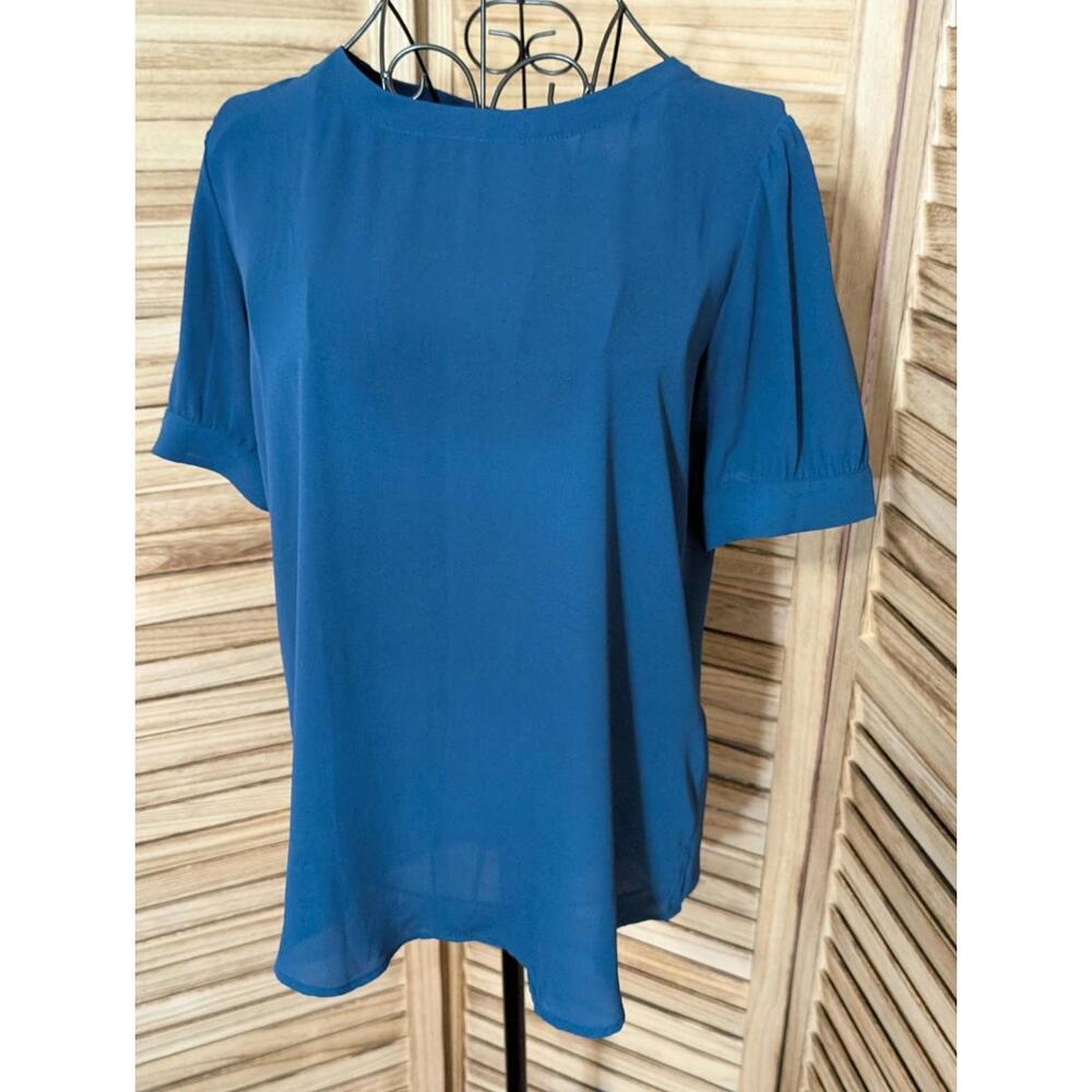 Ann Taylor LOFT Women Blue Short Sleeve Blouse Size Petite Small Back Buttons